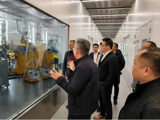 Cañón de enfoque |Centrarse en el desarrollo de energía fotovoltaica integrada en edificios: visita del Instituto de Investigación BIPV del delta del río Yangtze CANLON