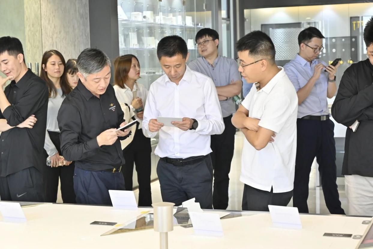 Visita de la C&aacute;mara de Comercio Juvenil de Wujiang CANLON