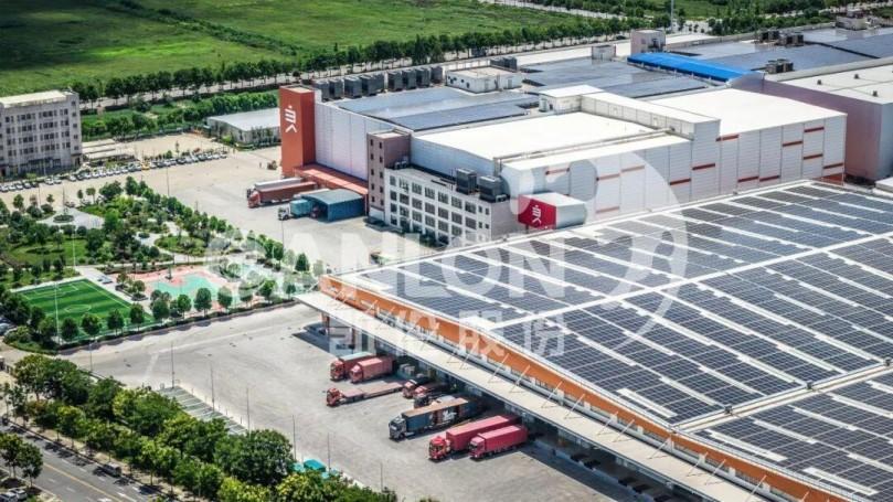 Elegir techos solares para su material de techo existente