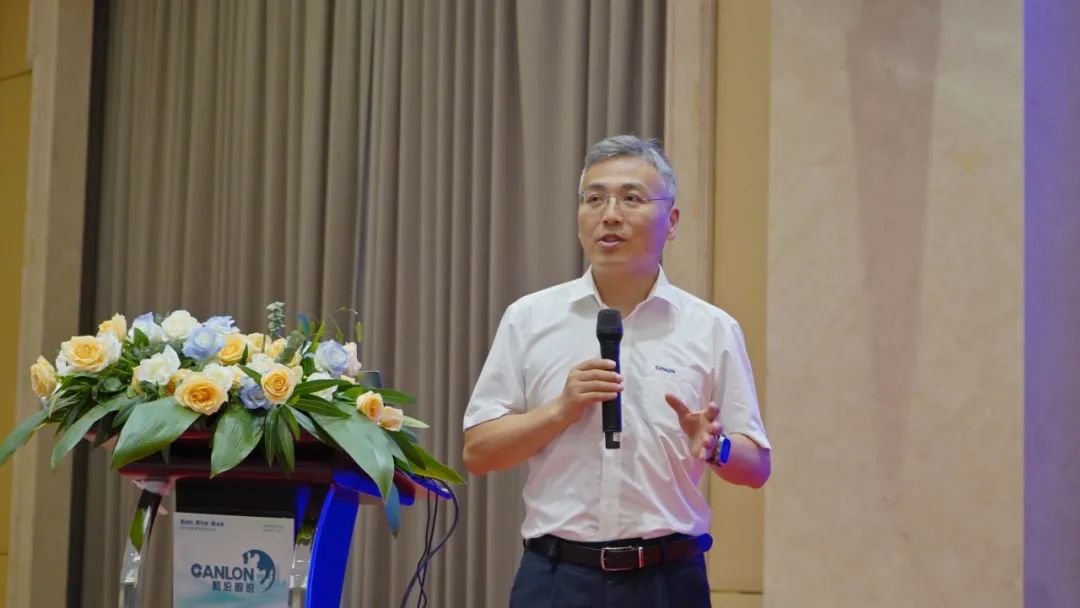 Sr. Li Zhongren CANLON director ejecutivo